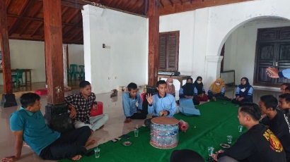 Pelatihan Keterampilan bagi Karang Taruna Desa Pringgowijayan
