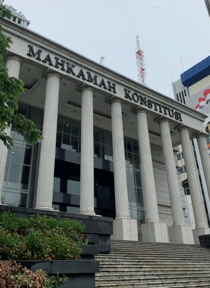 Penelitian Mahasiswa Program MBKM FH UNEJ di Mahkamah Konstitusi Republik Indonesia