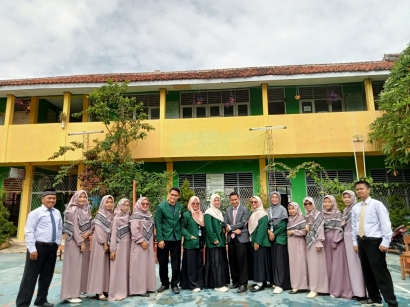 Mahasiswa Pendidikan Matematika FKIP Uhamka Melaksanakan PLP 2 di SMA Muhammadiyah Puraseda