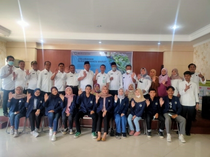 Mahasiswa KKN 37 Universitas Budi Luhur Melakukan Pelestarian dan Penghijauan 