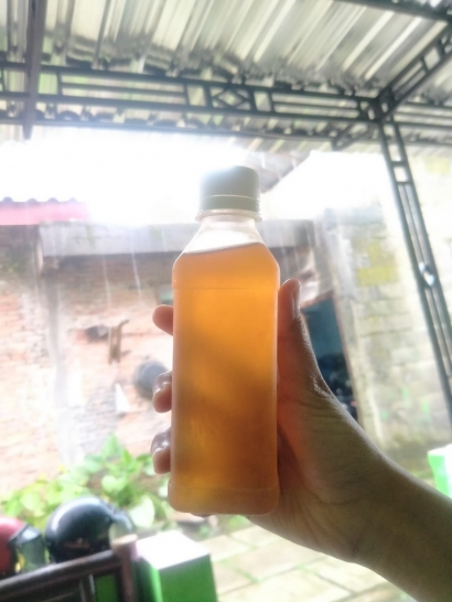 Mahasiswa KKN-T UNDIP Membuat Minuman dari Jeruk Nipis sebagai inovasi UMKM Desa Girimulyo, Karanganyar