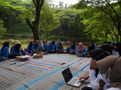 Kegiatan KKN-T Kelompok 63 Unipma untuk Mengoptimalisasikan dan Mengembangkan Ekonomi Masyarakat Dusun Oro-oro Waru