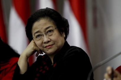 Ajari Kami Cara Mencintai Megawati Soekarnoputri