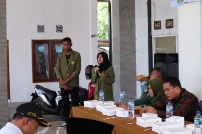 Penyambutan Mahasiswa KKN UPNVJT Jawa Timur Kelompok 92 oleh Perangkat dan Masyarakat Desa Wonomerto