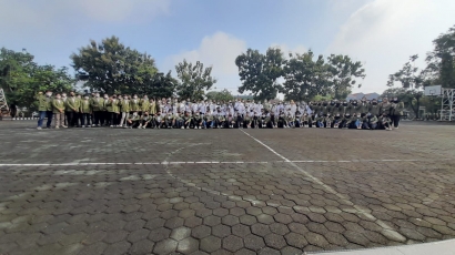 UPN "Veteran" Jawa Timur Berangkatkan Mahasiswa Peserta KKN-T MBKM ke Lokasi