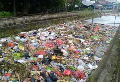 Menteri LHK Mencari Solusi Sampah dalam Kelumpuhan Reputasi