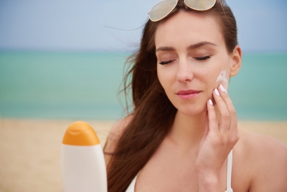 Kesalahan Menggunakan Sunscreen yang Sering Kita Lakukan