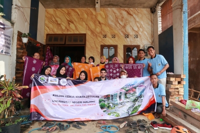 Branding Kembali Pakisjajar Sebagai Desa Batik, Mahasiswa KKN Universitas Negeri Malang Adakan Pelatihan Batik Tulis Motif Daun Pakis