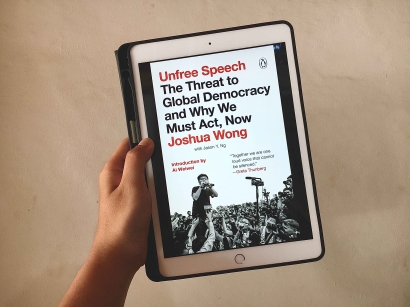 Seruan Aktivis Hong Kong dari Unfree Speech (Resensi Buku)