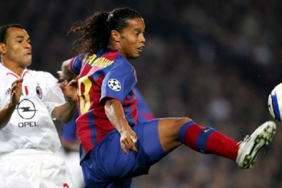 3 Alasan "Menolak" Ronaldinho Main di Indonesia