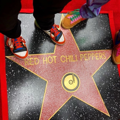 Red Hot Chili Pappers Terpampang di Hollywood Walk of Fame, dan Merilis Studio Album baru!