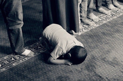 Anak Merasa Diusir yang Membuat Anak Enggan Salat Subuh Berjamaah di Masjid