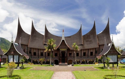 Mengenal Rumah Gadang sebagai Rumah Adat Sumatera Barat