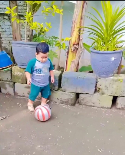 Permainan Sepak Bola Dapat Mengurangi Sikap Egosentris pada Anak