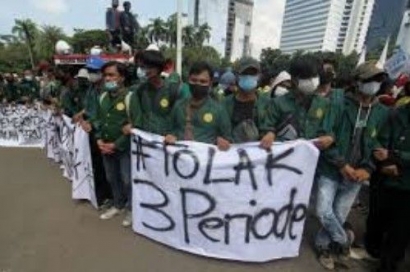 Dilema Mahasiswa Indonesia Antara Demokrasi, Demonstrasi dan Radikalisme