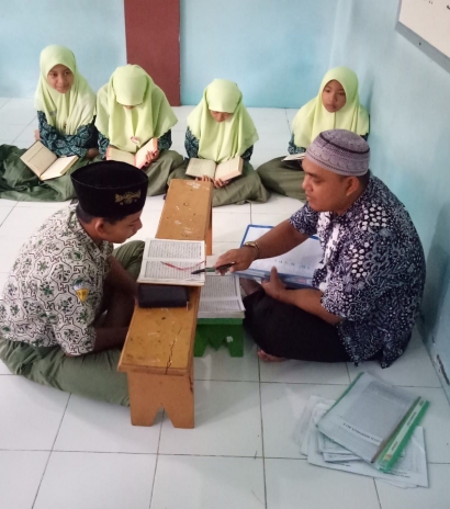Pembelajaran Baca Tulis Al Quran (BTQ) SMP Islam Sidoarjo