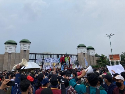Opini: Demonstrasi 4 Tuntutan BEM SI Diwarnai Kericuhan