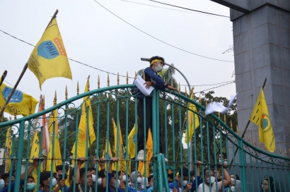 Heboh, Aksi Unjuk Rasa PMII Kabupaten Bogor di Depan Kantor Bupati, Ini Tuntutannya