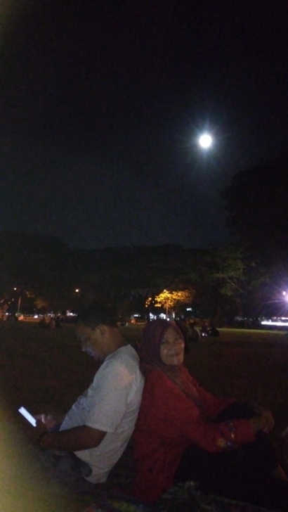 Bulan di Blang Padang