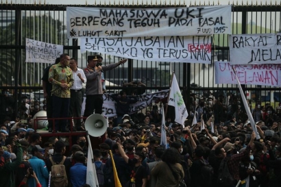 Apakah Demo BEM SI Berakhir dengan Hattrick Jokowi?