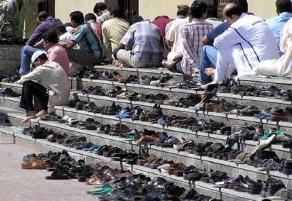 Sedikit Tips Mengantisipasi Sandal agar Tidak Sering Hilang di Masjid