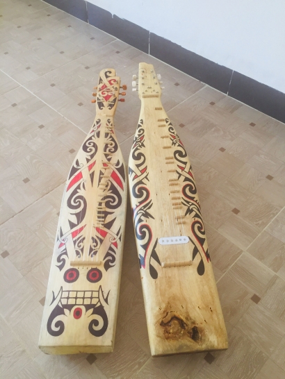 Mengenal Alat Musik Tradisional Kalimantan (Sape)