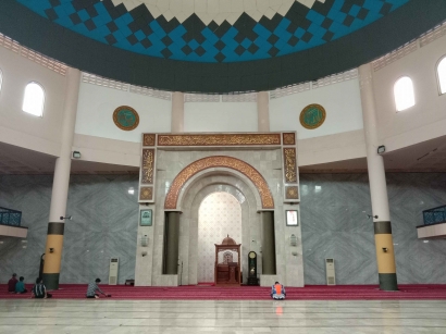 Berkunjung ke Masjid Raya Bandung
