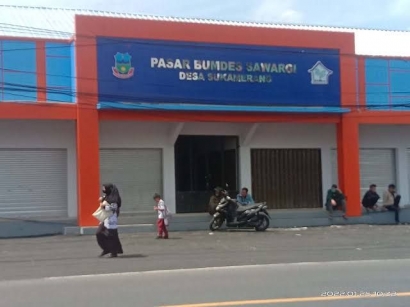 Tanpa Jarak, 3 Minimarket Waralaba Mengepung Pasar Rakyat
