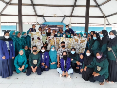 Pelaksanaan Workshop Batik Ecoprint di Desa Sumberejo Bersama Mahasiswa KKN UM 2022