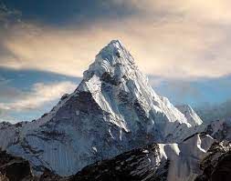 Berikut 5 Fakta Unik Gunung Everest, Gunung Pencakar Langit yang Ekstrem