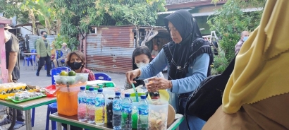 Mahasiswa KKNT UPN "Veteran" Jawa Timur Dorong Pemulihan Ekonomi Sektor UMKM melalui Kegiatan Bazar Ramadhan