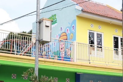 Murral dan Graffiti Sebagai Wajah Baru Sentra Pengolahan Kopi dan Taman Kanak-Kanak Desa Benjor