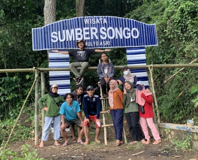 Pembangunan Gapura Sumber Songo di Dusun Sidomulyo Desa Sidodadi