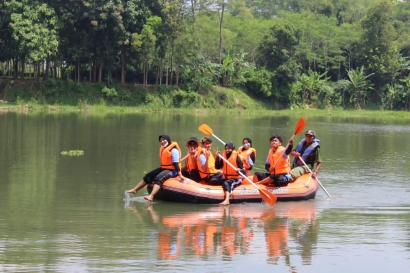 Peningkatan Kompetensi Rescue Limnas Melalui Olahraga Dayung Desa Senggreng