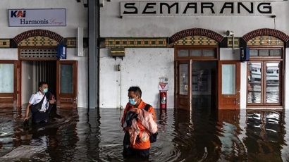 Langganan Banjir Sangat Merugikan Warga Semarang
