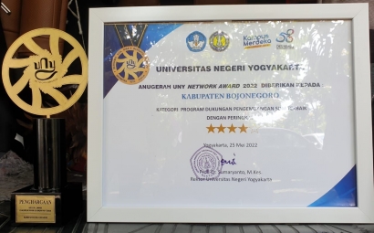 Punya Program SDM Terbaik, Pemkab Bojonegoro Raih Anugerah UNY Network Award 2022