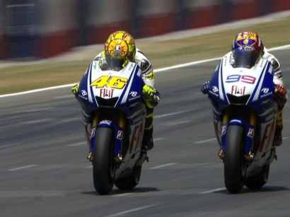 Mengingat Duel Bersejarah Rossi vs Lorenzo di GP Catalunya 2009