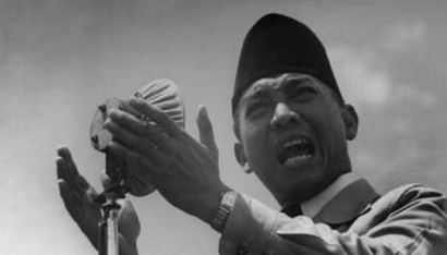 Latar Cerita Mengapa Sukarno Diasingkan ke Ende, Flores.