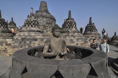 Harga Tiket Naik ke Candi Borobudur Rp.750 Ribu, Kepentingan Konservasi Heritage atau Kepentingan Komersial?