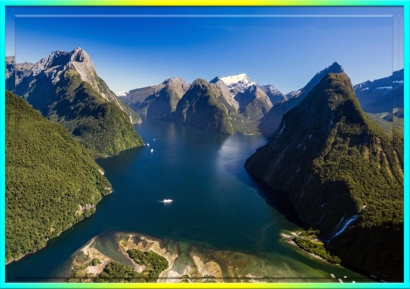 Menikmati "Milford Sound" Fjord Indah di New Zealand dari Kapal Pesiar Mewah