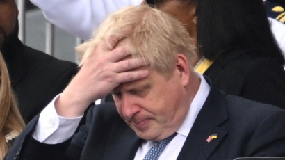 Boris Johnson Lolos dari Lubang Jarum, Posisinya Terus Terancam