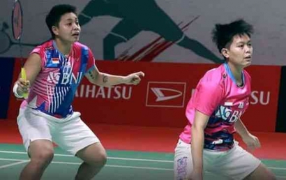Apriyani/Fadia berhasil Menaklukkan Peringkat 2 Ganda Putri Dunia dan Melaju ke Babak Semifinal Indonesia Masters 2022
