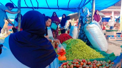 Emak-Emak Keluhkan Harga Cabai di Pasar Minggu Tradisional Melonjak Drastis