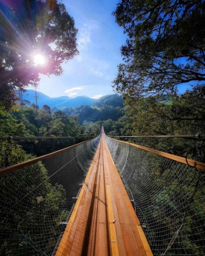 Bukti Pariwisata Kembali Bangkit, Kini Jembatan Gantung Terpanjang Se-asia Tenggara Berada di Kabupaten Bandung