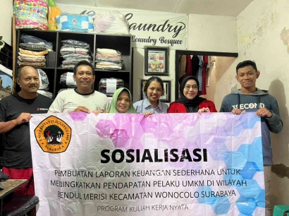 Mahasiswa UNTAG Surabaya Melakukan Sosialisasi Laporan Keuangan Sederhana Bagi Warga Bendul Merisi Surabaya