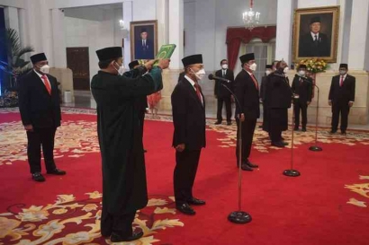 Reshuffle Kabinet: Upaya Presiden Jokowi Menjaga Stabilitas Politik