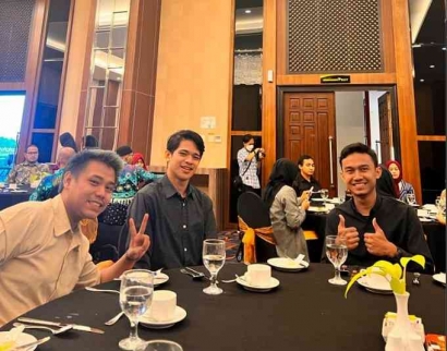 Pentingnya Etika di Meja Makan, Mahasiswa KPI UMY Menggelar Pelatihan Table Manner di Hotel Tara Yogyakarta