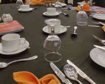 Table Manner, Sejarah, Etika Makan, Fungsi dan Peralatan