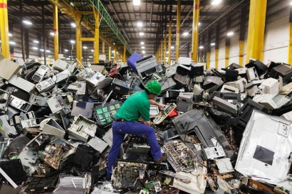 Solusi Penanganan Limbah Elektronik (e-Waste) di Indonesia