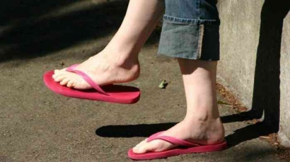 Cerpen: Sandal Jepit Emak